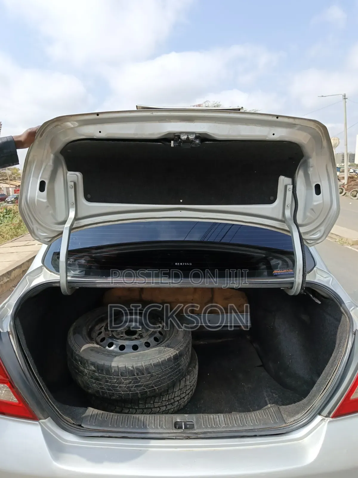 Nissan Tiida 2009 Silver