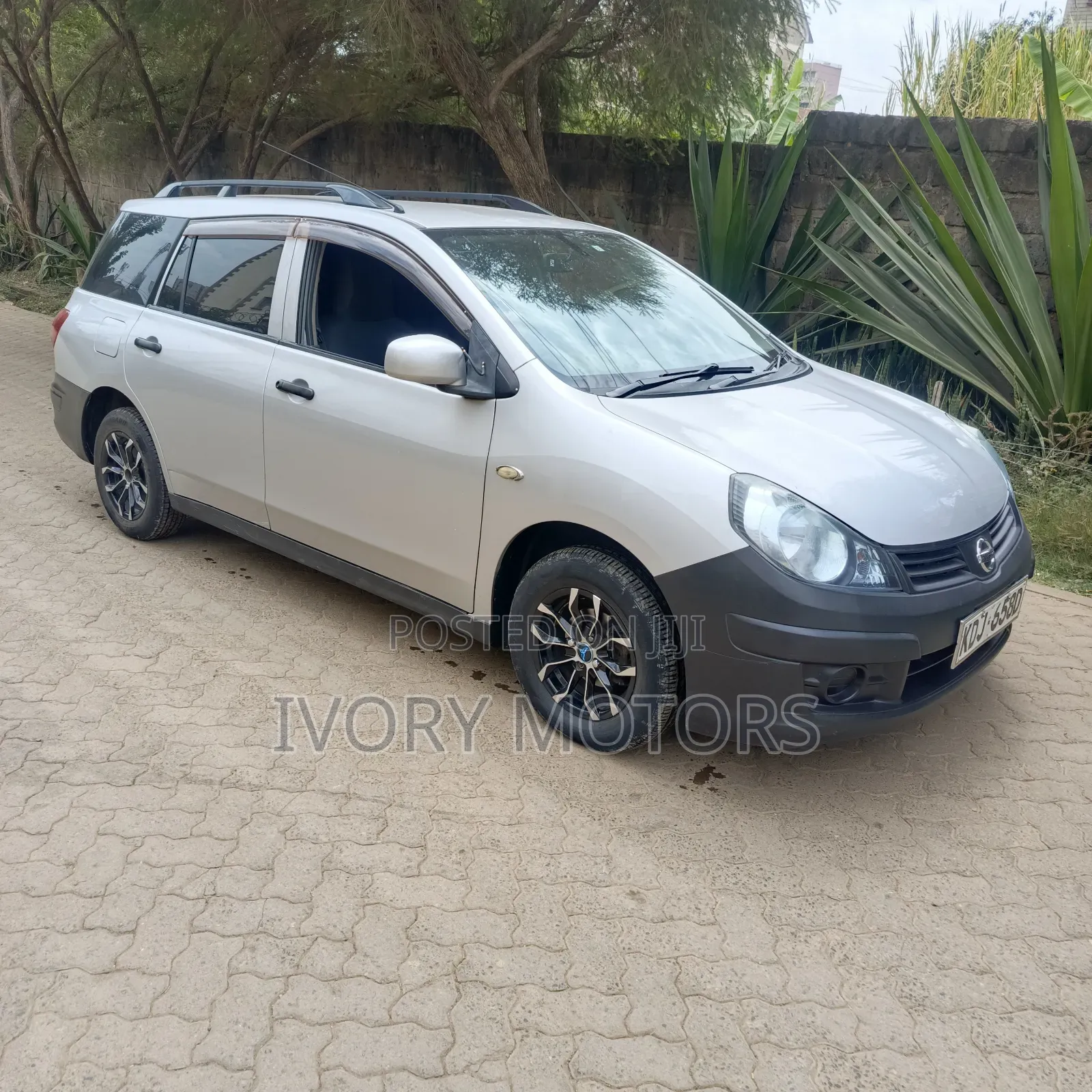 Nissan Advan 2015 Silver