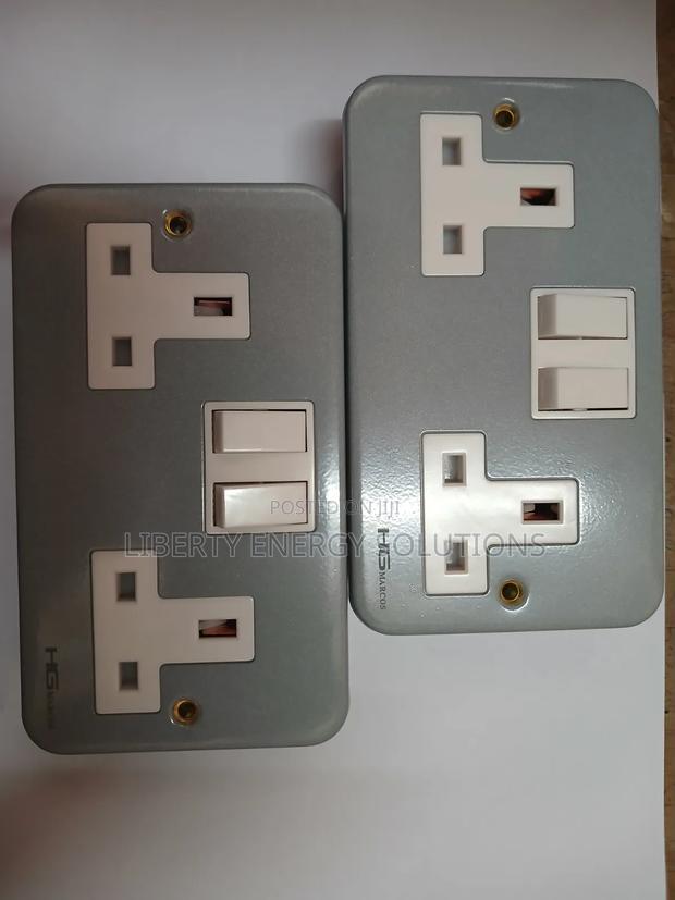 Metal Clad Twin Socket - thumbnail 2