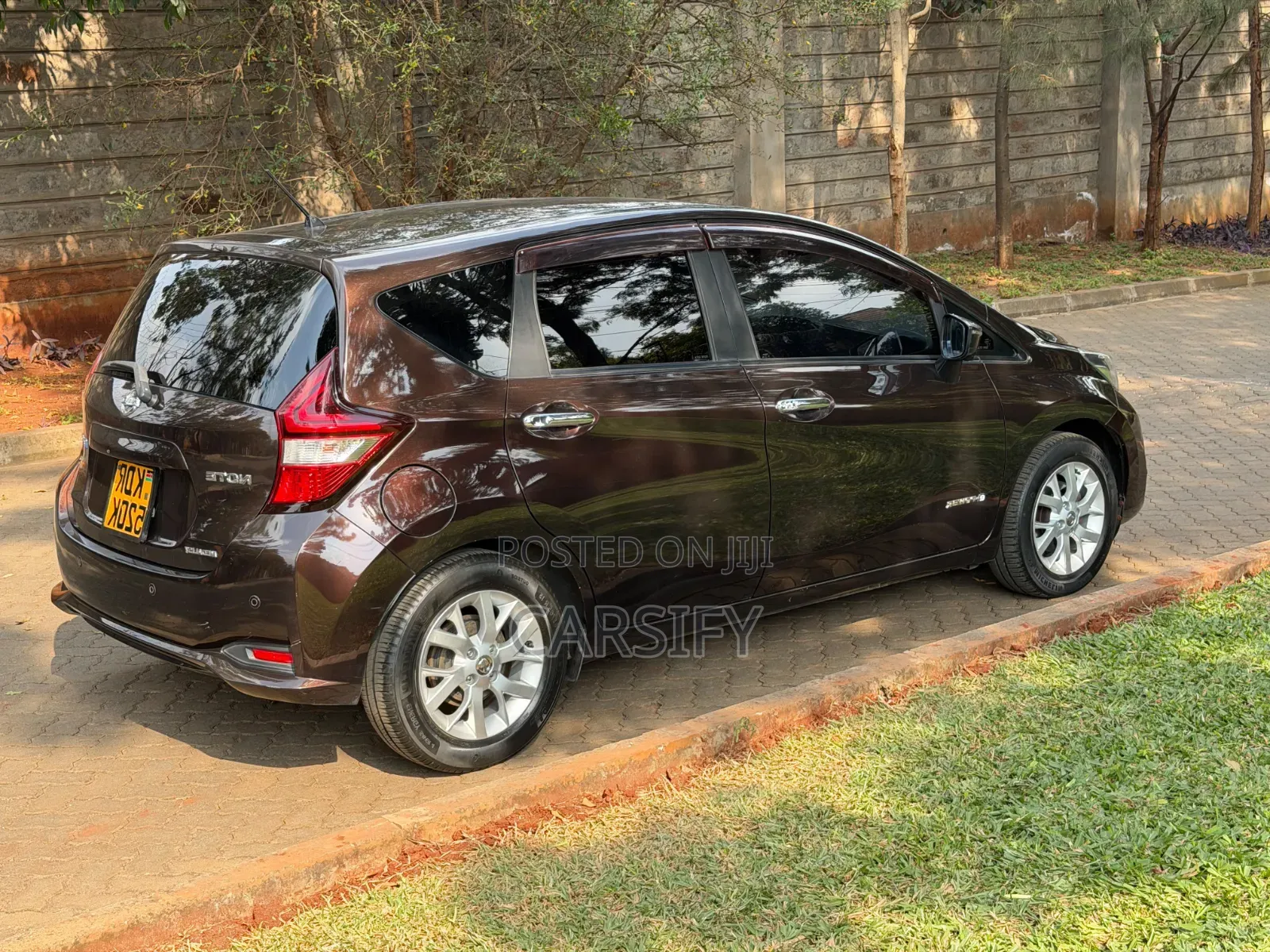 Nissan Note 2017 Burgundy