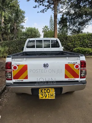 Toyota Hilux 3.0 D-4D 4x4 2014 White