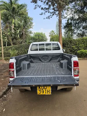 Toyota Hilux 3.0 D-4D 4x4 2014 White