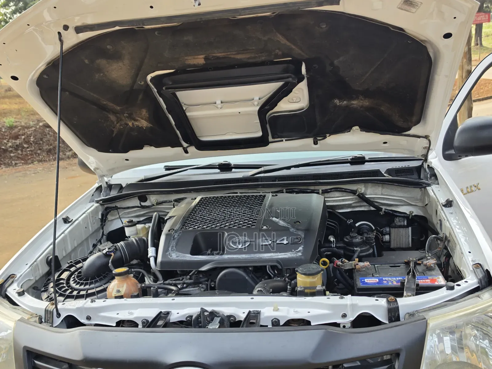 Toyota Hilux 3.0 D-4D 4x4 2014 White