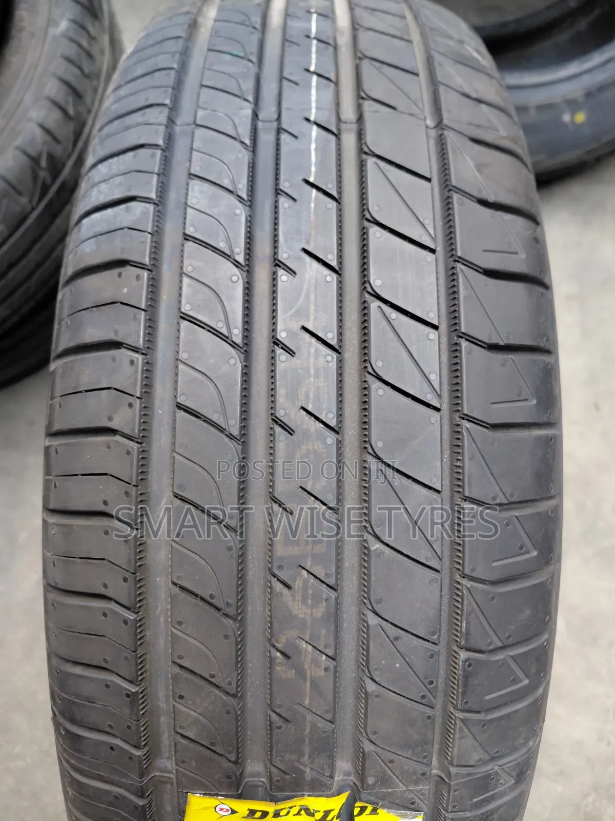 215/65r16 Dunlop