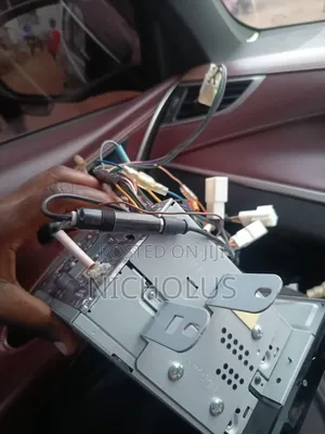 Toyota Harrier Radio Head Unit