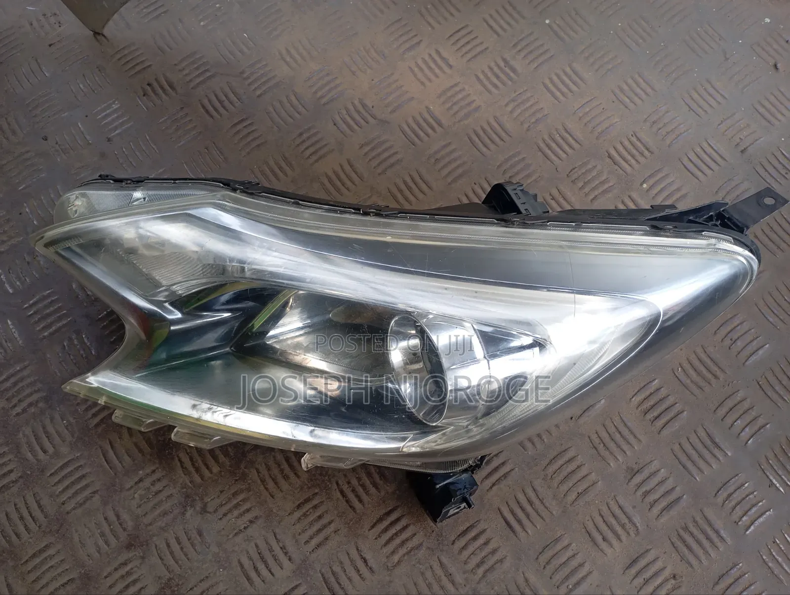 Nissan Note E12 Headlight Part Letter P