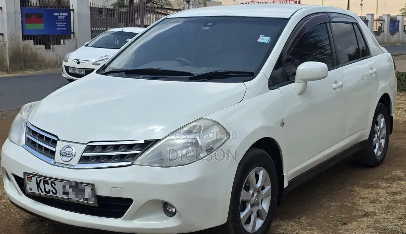 Nissan Tiida 2010 White