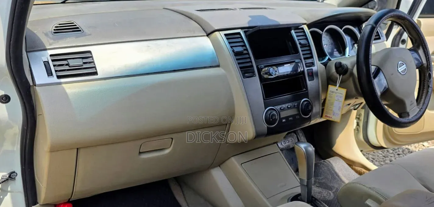 Nissan Tiida 2010 White