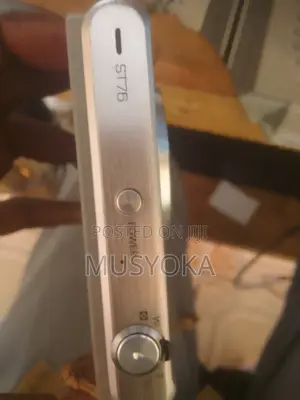 Samsung ST76 Camera