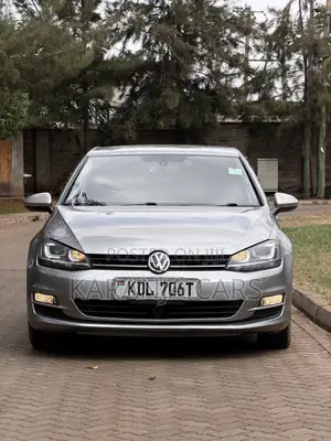 Volkswagen Golf TSI S 4-Door FWD 2016