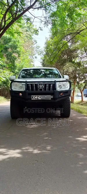 Toyota Land Cruiser Prado 2010 White