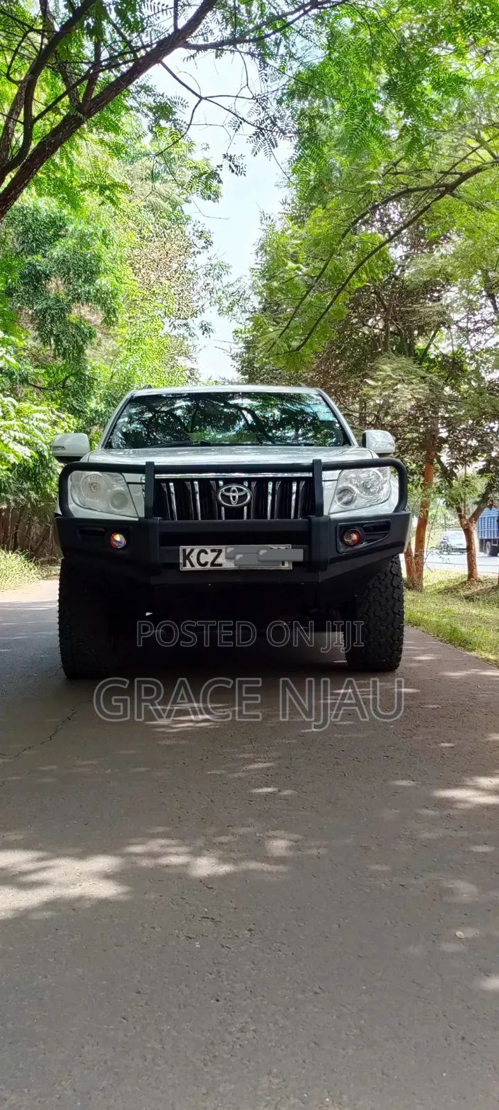 Toyota Land Cruiser Prado 2010 White