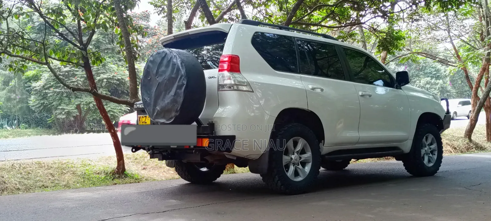 Toyota Land Cruiser Prado 2010 White