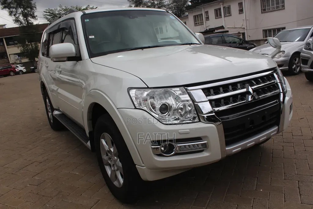 Mitsubishi Pajero 2019 White