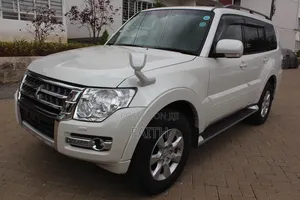 Mitsubishi Pajero 2019 White