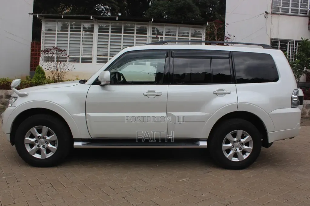 Mitsubishi Pajero 2019 White