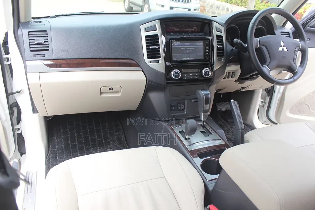 Mitsubishi Pajero 2019 White