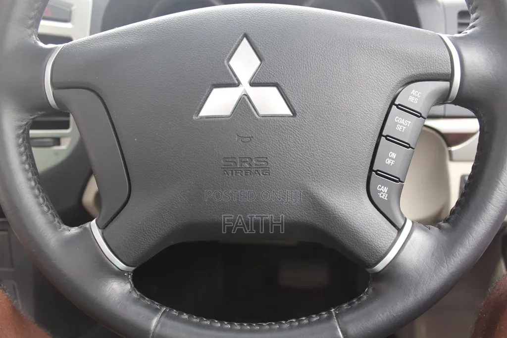 Mitsubishi Pajero 2019 White