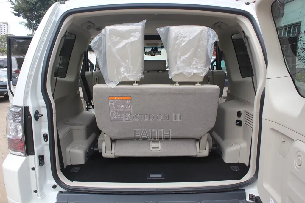 Mitsubishi Pajero 2019 White