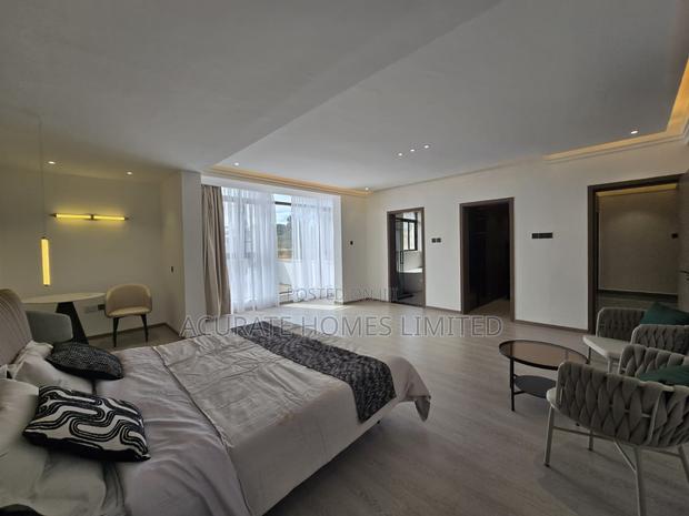 5bdrm Maisonette in Regen for sale - thumbnail 8