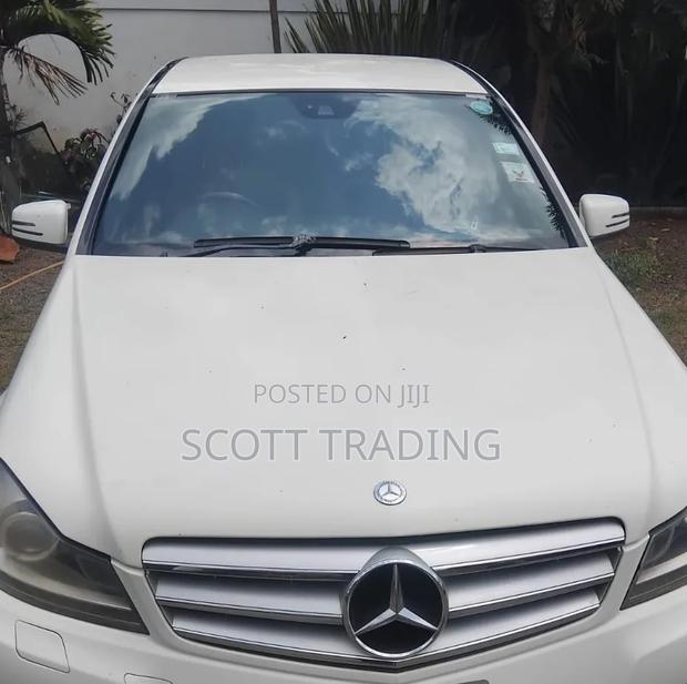 Mercedes W204 Windscreen - thumbnail 2