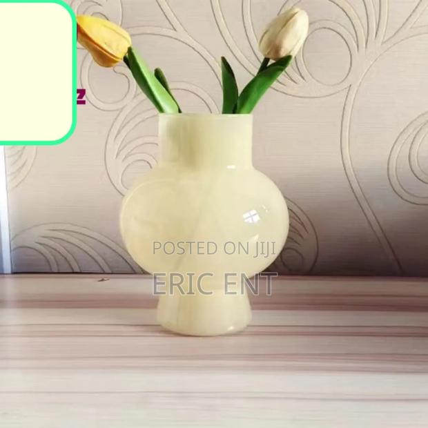 Beautiful Flowers Vase - thumbnail 3