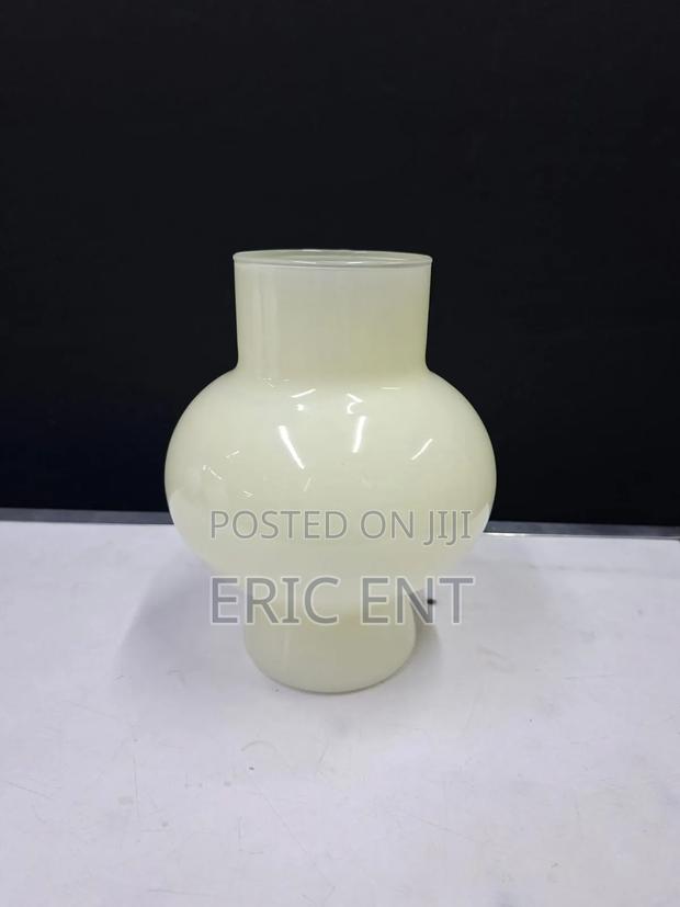 Beautiful Flowers Vase - thumbnail 7