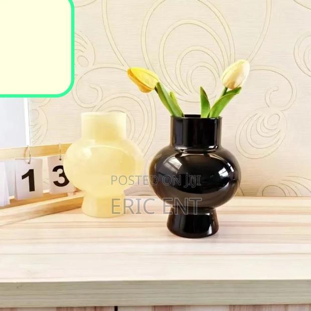 Beautiful Flowers Vase - thumbnail 8