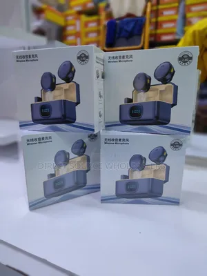 Wireless Lavalier Microphone With Charging Case LED Power Display