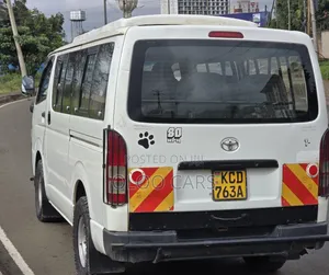 Toyota HiAce 2007 White