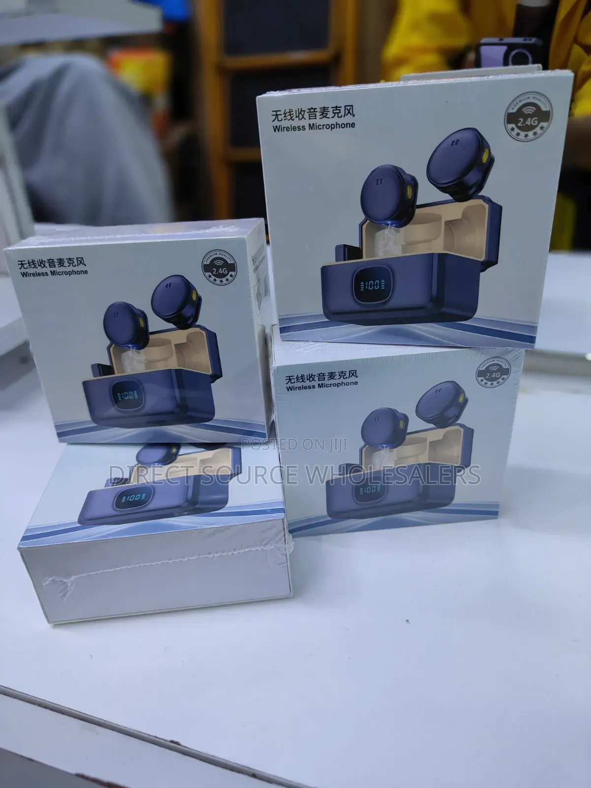 Dual Wireless Lapel Mic With Smart Noise Reduction for iPhone
