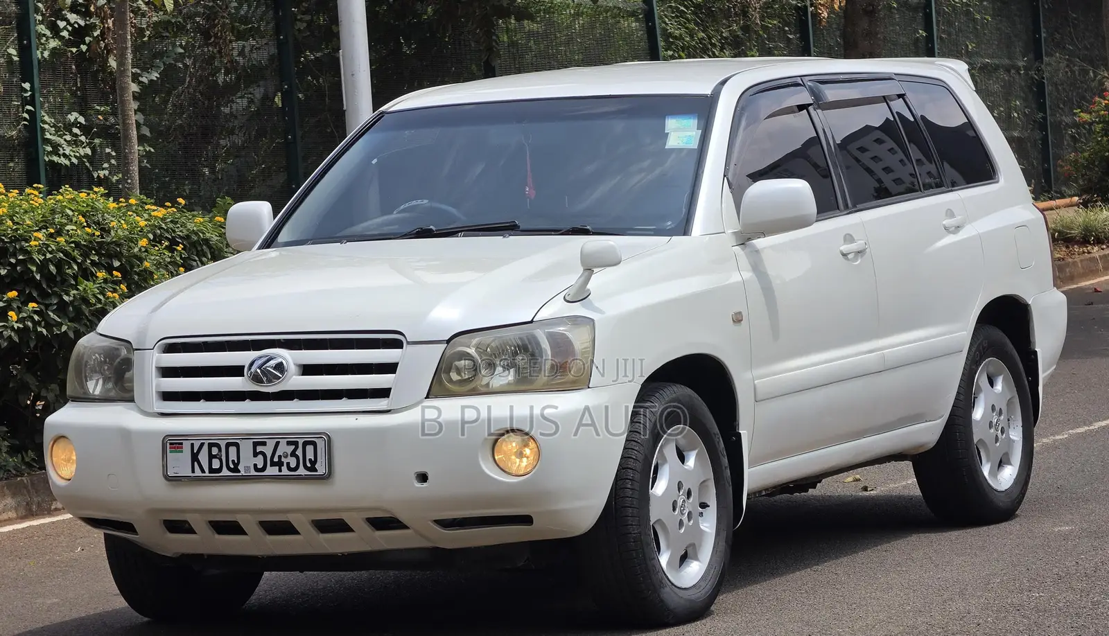 Toyota Kluger 2004 White