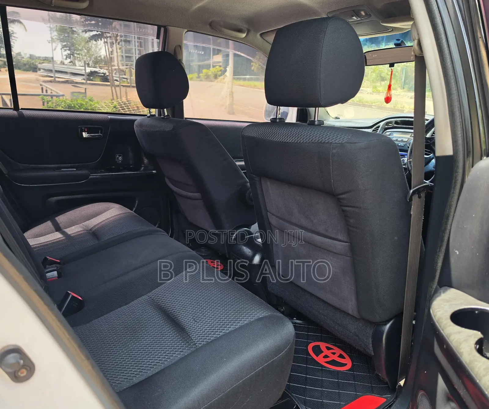 Toyota Kluger 2004 White