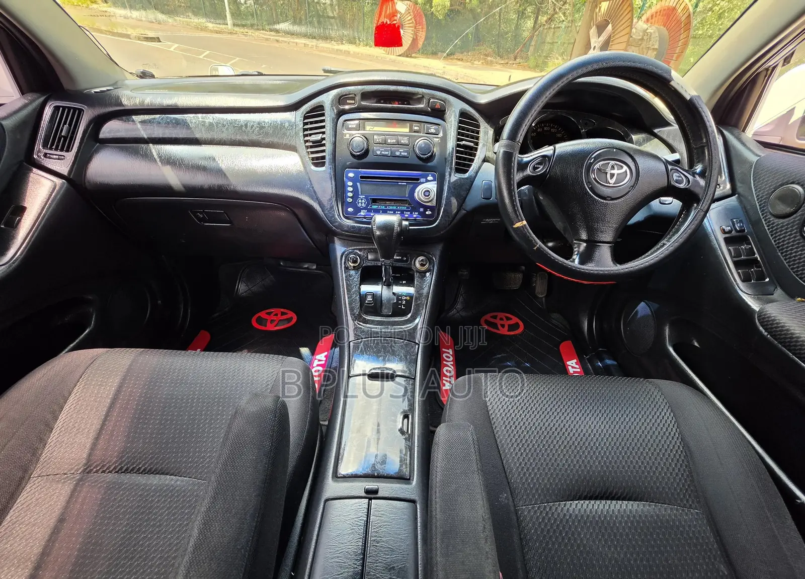 Toyota Kluger 2004 White