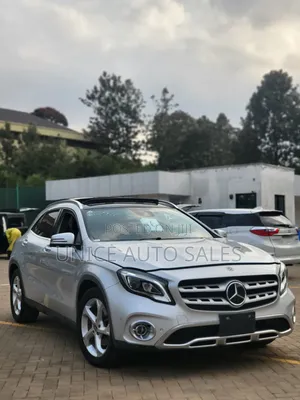 Mercedes-Benz GLA-Class 2019 Silver