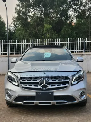 Mercedes-Benz GLA-Class 2019 Silver