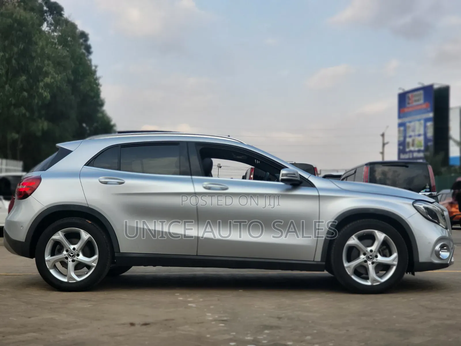 Mercedes-Benz GLA-Class 2019 Silver