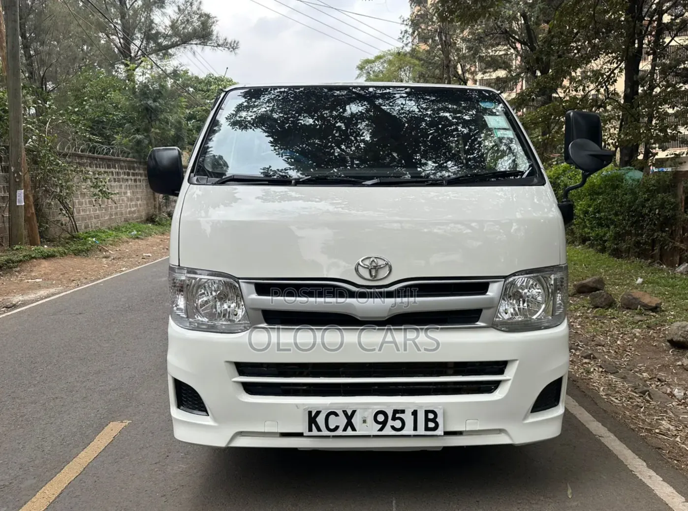 Toyota HiAce 2012 White