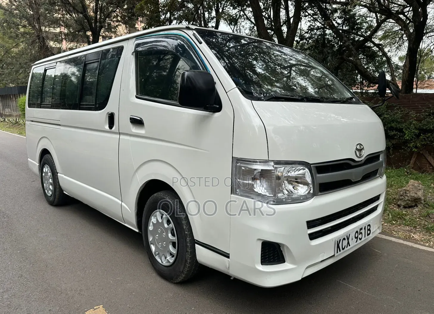 Toyota HiAce 2012 White