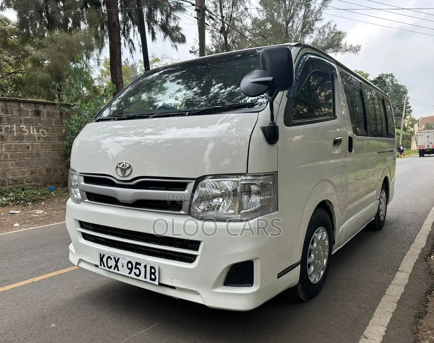 Toyota HiAce 2012 White