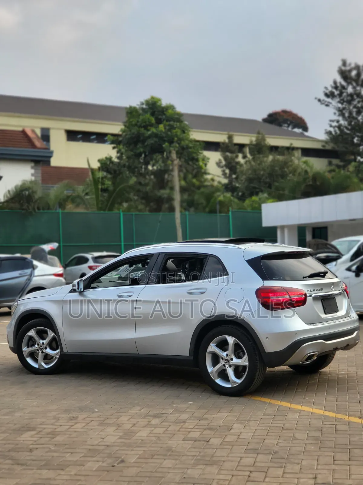 Mercedes-Benz GLA-Class 2019 Silver