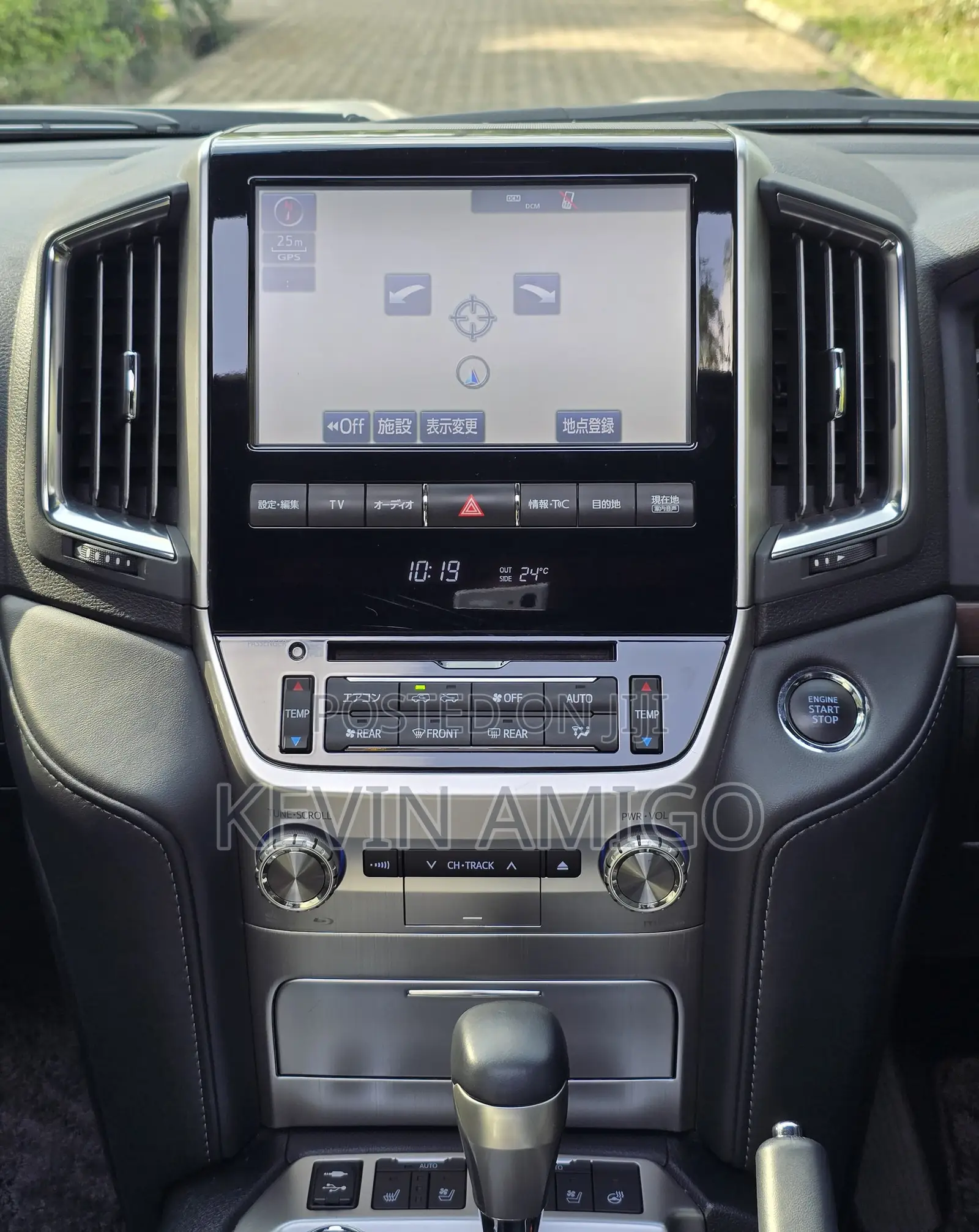 Toyota Land Cruiser 4.6 V8 ZX 2019 White