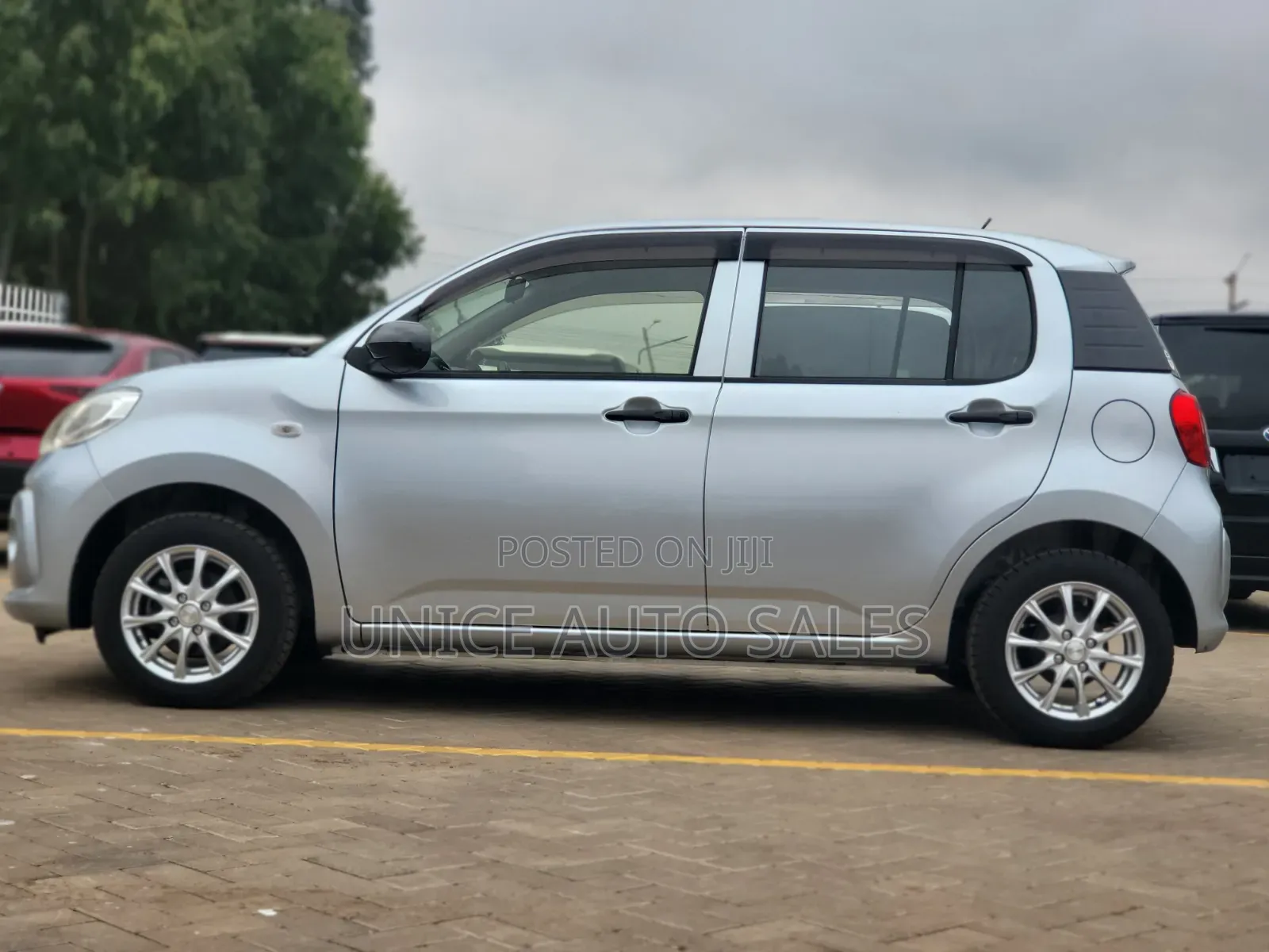 Toyota Passo 2019 Silver
