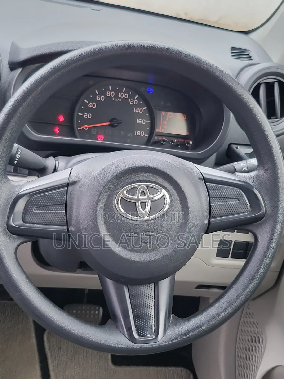 Toyota Passo 2019 Silver