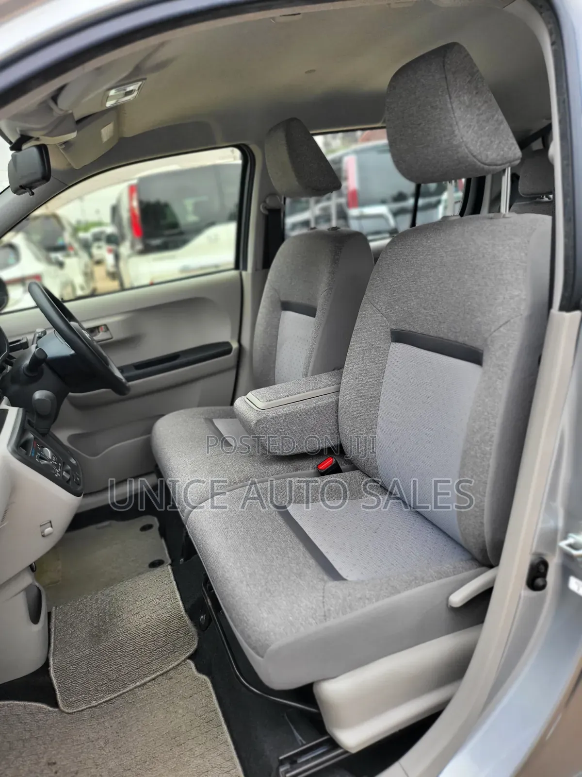 Toyota Passo 2019 Silver