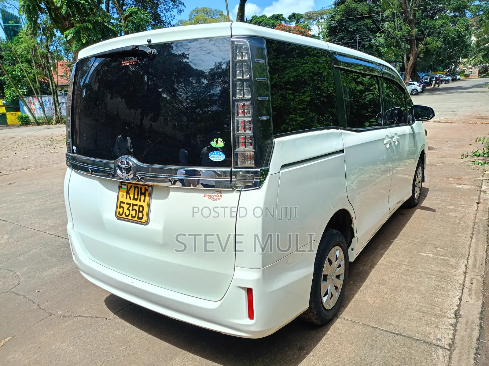Toyota Voxy 2016 White