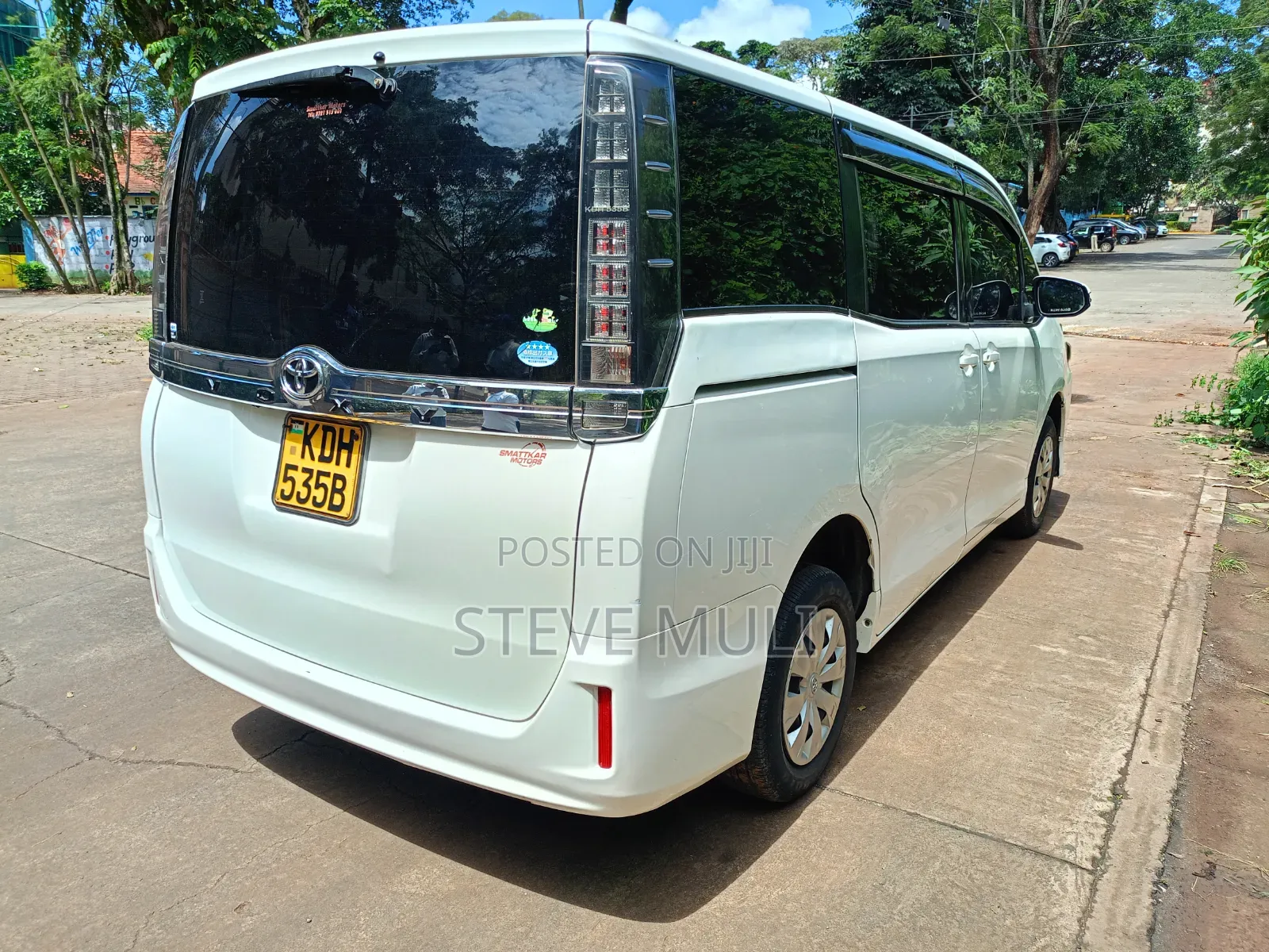 Toyota Voxy 2016 White