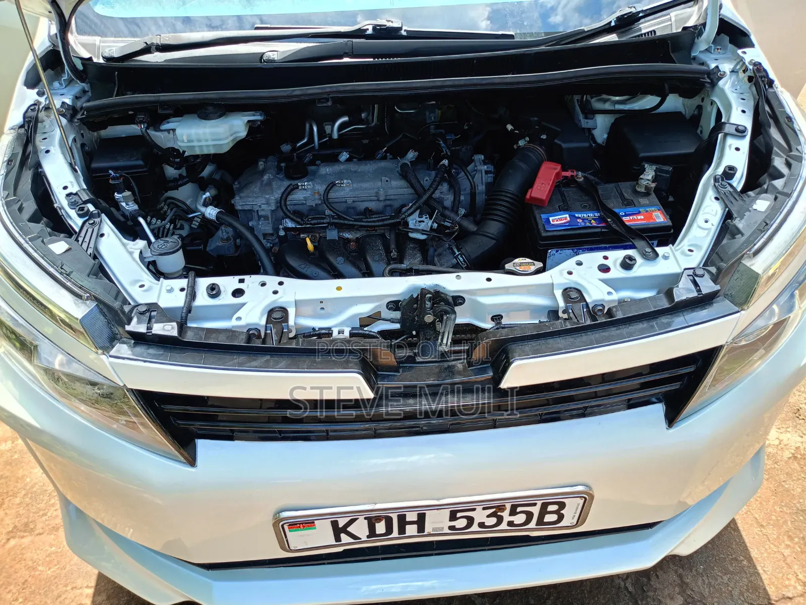 Toyota Voxy 2016 White