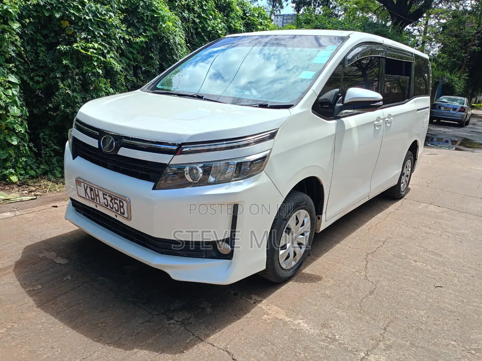 Toyota Voxy 2016 White