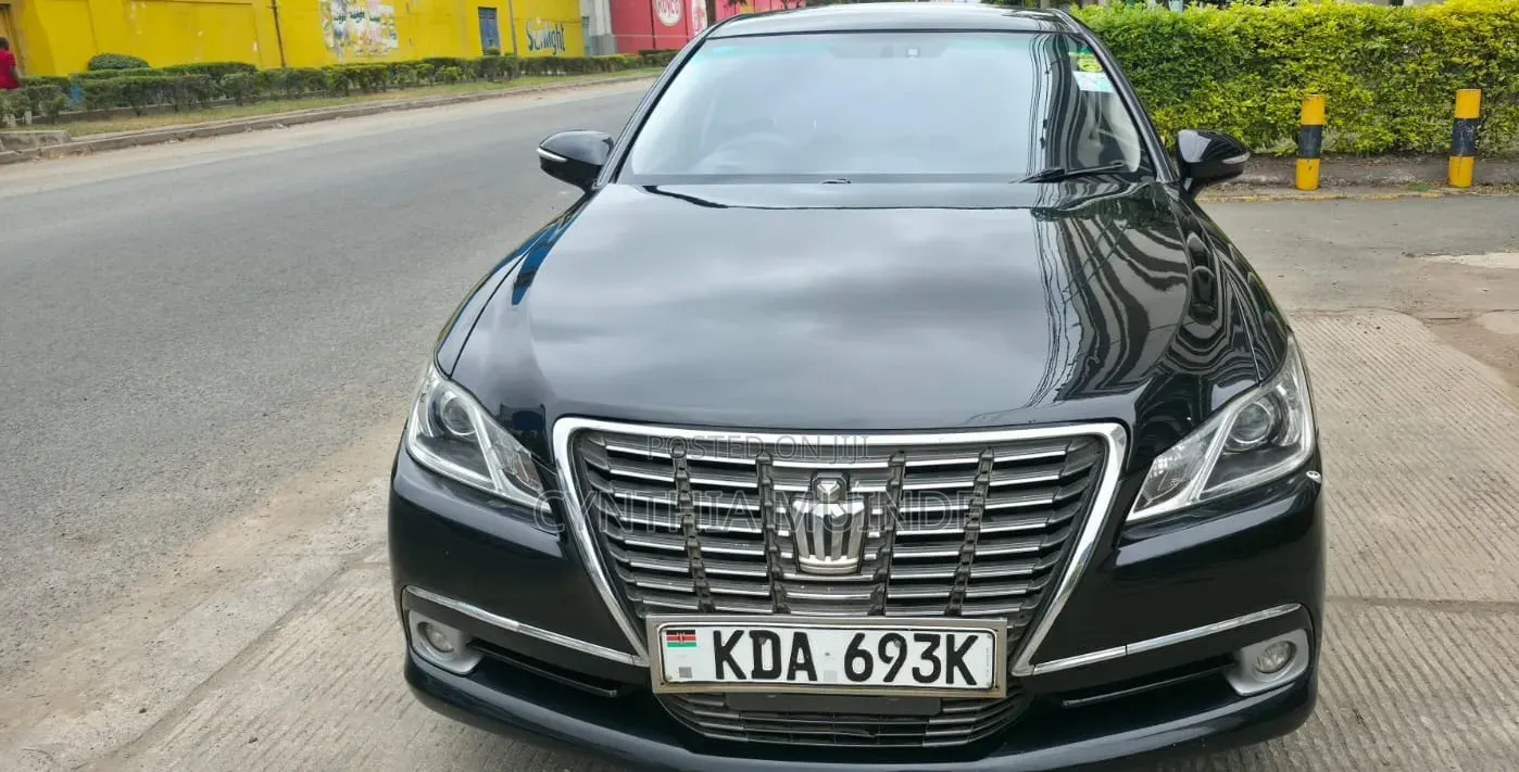 Toyota Crown 2013 Black